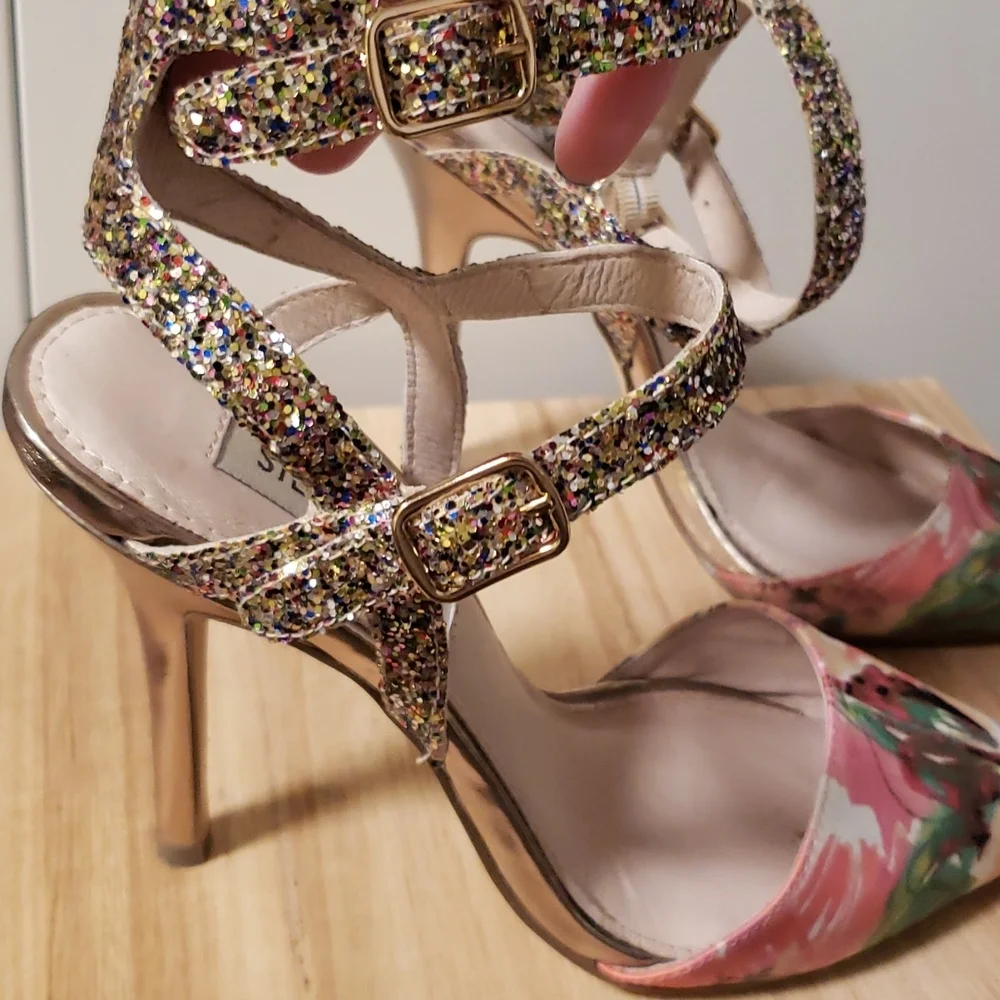 Steve Madden Floral Dress Pumps